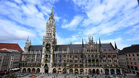 Am 8. März 2026 finden in Bayern die Kommunalwahlen statt, dann will es der "Münchner Gesindel"-Macher Philip Windsperger ins Münchner Rathaus schaffen.