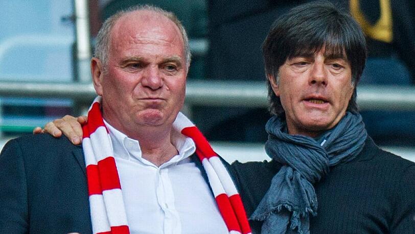 Uli Hoeneß (l.) und Bundestrainer Joachim Löw beim Bundesliga-Spiel FC Bayern München gegen Borussia Dortmund. Uli Hoeneß (l.) und Bundestrainer Joachim Löw beim Bundesliga-Spiel FC Bayern München gegen Borussia Dortmund.