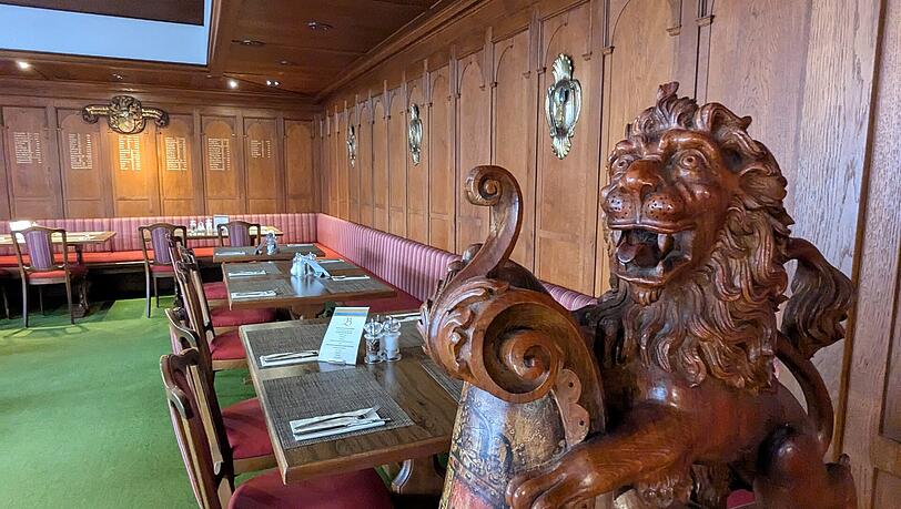 Bayerisch ist die Einrichtung, breit aufgestellt sollen die Gerichte werden, die es dort bald aus der Küche von Timo Siller geben soll. Bayerisch ist die Einrichtung, breit aufgestellt sollen die Gerichte werden, die es dort bald aus der Küche von Timo Siller geben soll.