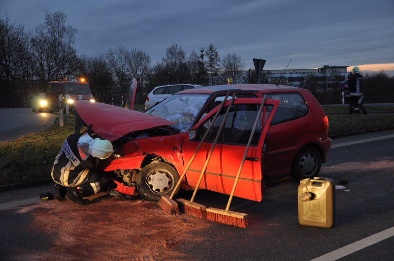 Ein Polo übersah bei der Einfahrt auf die St2107 einen Mercedes.