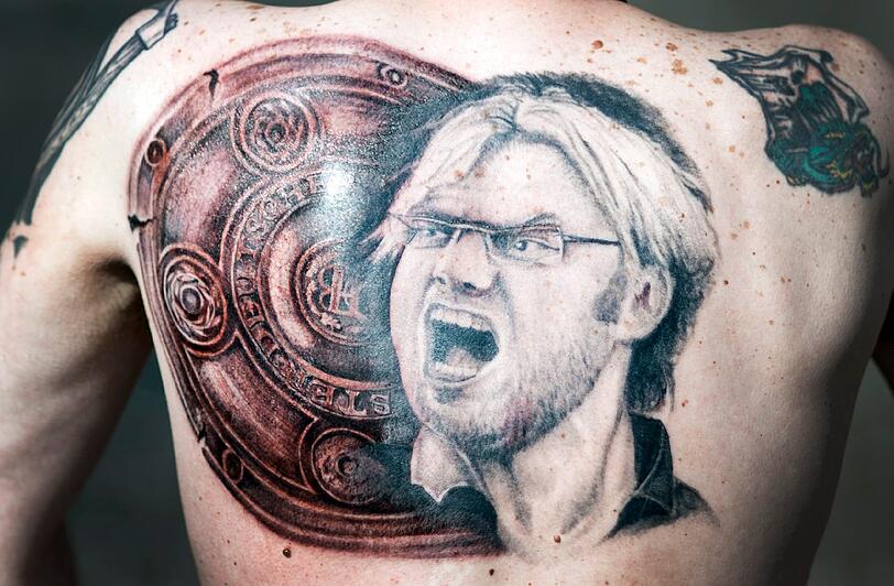 &bdquo;Ich wollte irgend etwas Außergewöhnliches für die Borussia machen&ldquo;: ;artin Hüschen hat jetzt Klopp auf dem Rücken