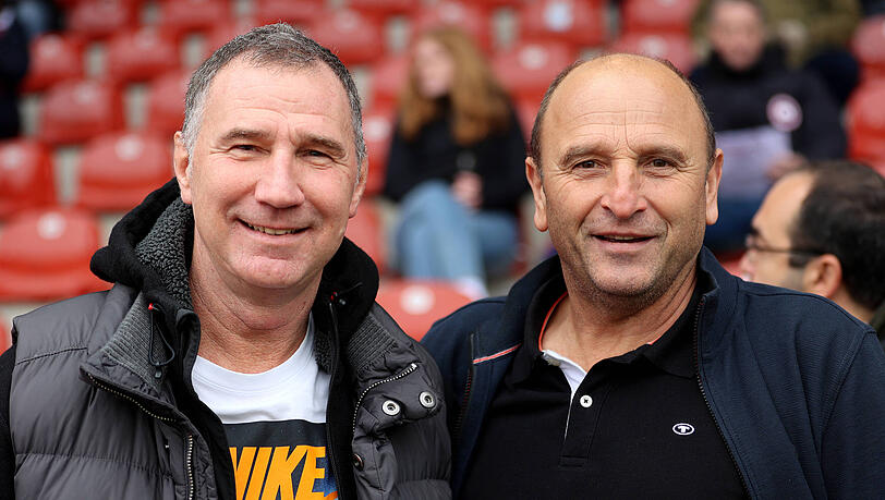 Freuen sich auf die neue Saison: Die TSV-1860-Legenden Bernhard Winkler und Thomas Miller. Freuen sich auf die neue Saison: Die TSV-1860-Legenden Bernhard Winkler und Thomas Miller.