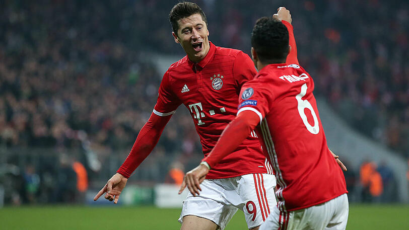 Robert Lewandowski in gewohnter Jubelpose, hier nach seinem Treffer gegen Arsenal.