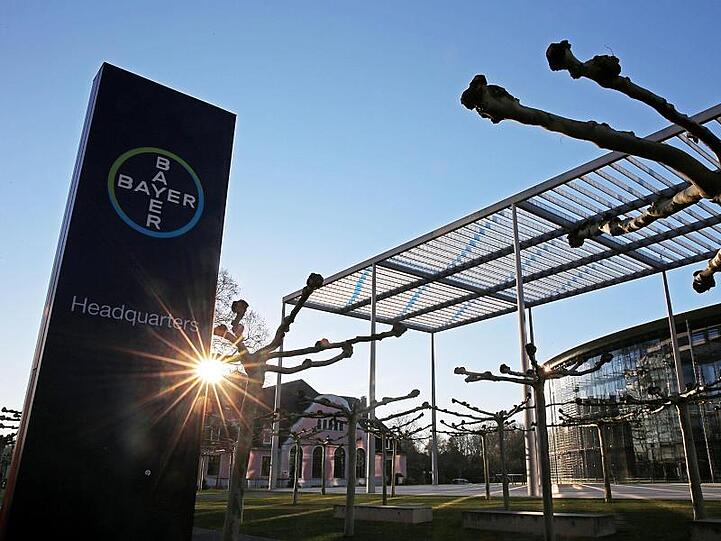 In Deutschland hatte Bayer zum Jahreswechsel 32.100 Mitarbeiter - 4500 Arbeitsplätze sollen wegfallen.