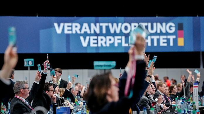 Die CDU votiert f&uuml;r eine Altersgrenze ab 14 Jahren f&uuml;r soziale Medien.