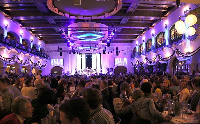 Fonsis Starkbieranstich 2013 im Löwenbräukeller - Die besten Bilder
