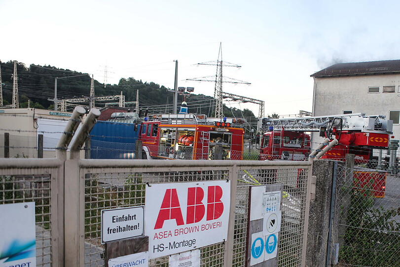 Brand in einem Umspannwerk in Simbach: Die Bilder vom Feuerwehreinsatz.