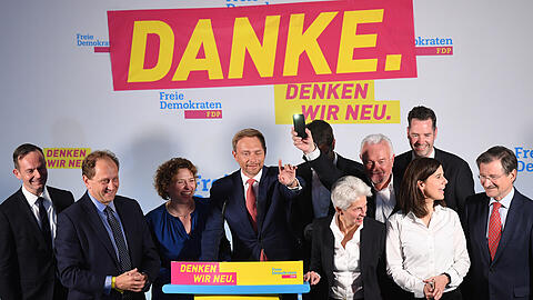 Genießt den langen Applaus: FDP-Parteichef Christian Lindner gestern Abend
