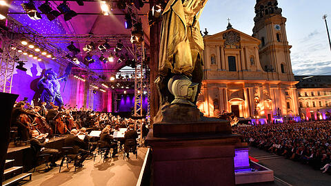 Ein ausverkauftes Konzert bei besten Bedingungen bot der Samstag von Klassik am Odeonsplatz.