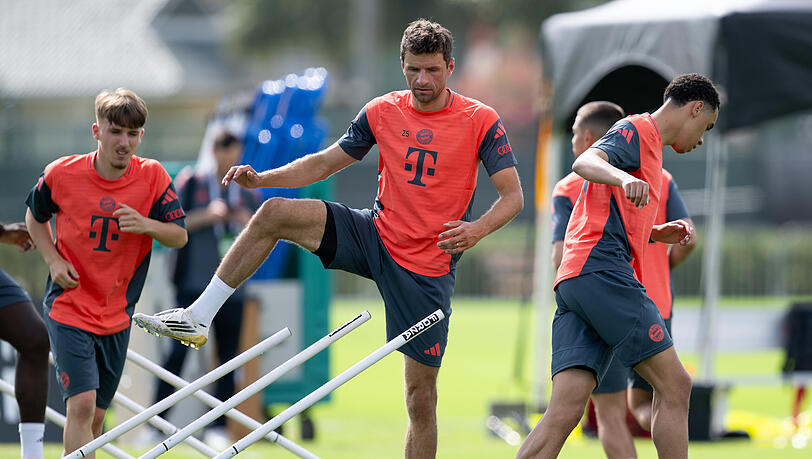 Lennart Karl, Thomas Müller und Jamal Musiala (v.l.) beim Training auf dem ESPN Sports Complex in Orlando.