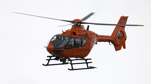 Ein Hubschrauber brachte den Fahrradfahrer ins Krankenhaus. (Symbolbild)
