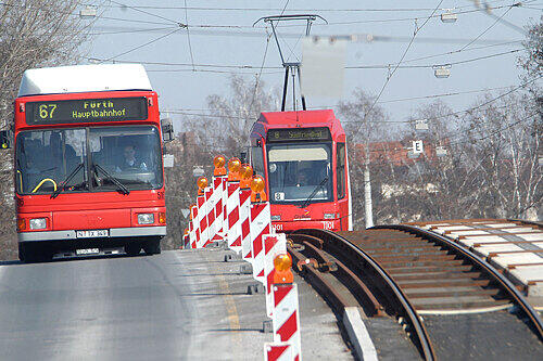 In den Betrieb von Bussen und Bahnen investiert die VAG viel Geld. Doch der Nutzen für die Stadt durch den öffentlichen Nahverkehr ist höher als dessen Verlust.