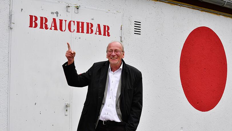 Selbstironisches Amtszeitfazit? Kulturreferent Hans-Georg Küppers im Kreativquartier Dachauer- Ecke Leonrodstraße. Selbstironisches Amtszeitfazit? Kulturreferent Hans-Georg Küppers im Kreativquartier Dachauer- Ecke Leonrodstraße.