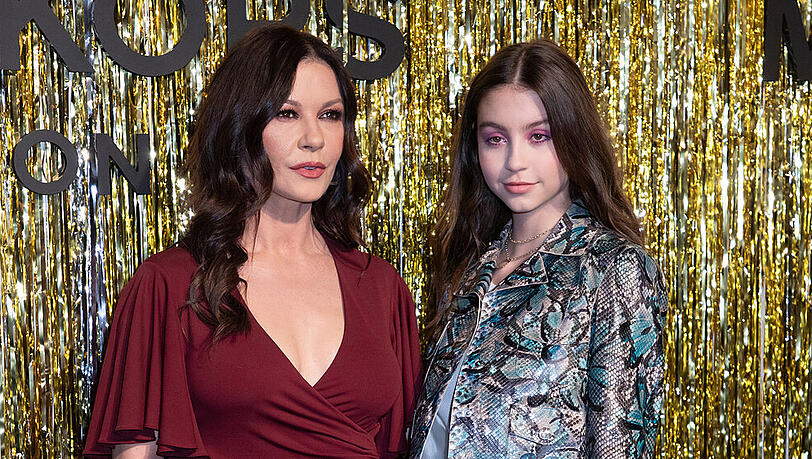 Catherine Zeta-Jones mit Tochter Carys bei einer Veranstaltung in New York. Catherine Zeta-Jones mit Tochter Carys bei einer Veranstaltung in New York.