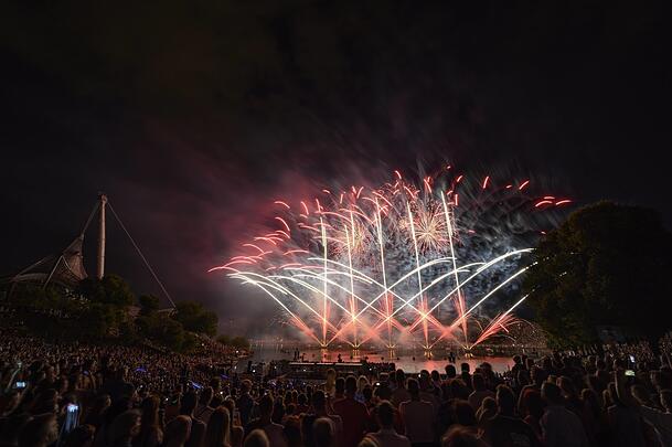 Was für ein Spektakel: das Feuerwerk 2019. Was für ein Spektakel: das Feuerwerk 2019.