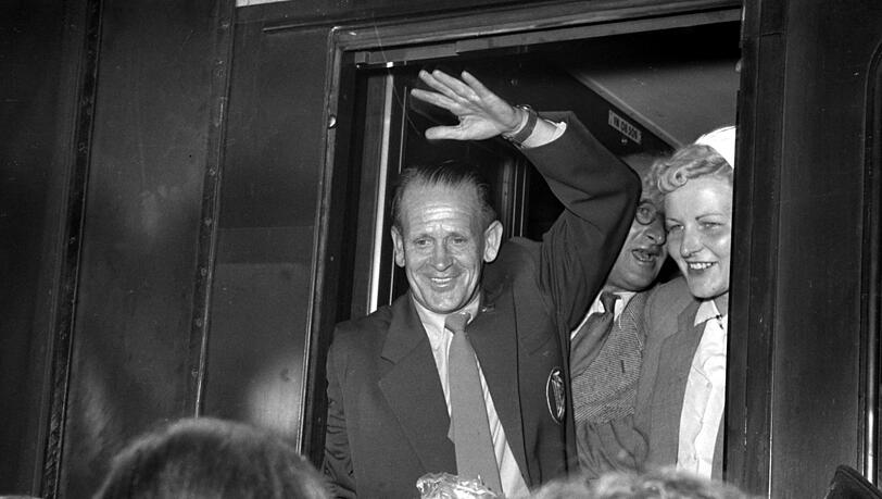 Weltmeistermacher: Bundestrainer Sepp Herberger. Weltmeistermacher: Bundestrainer Sepp Herberger.