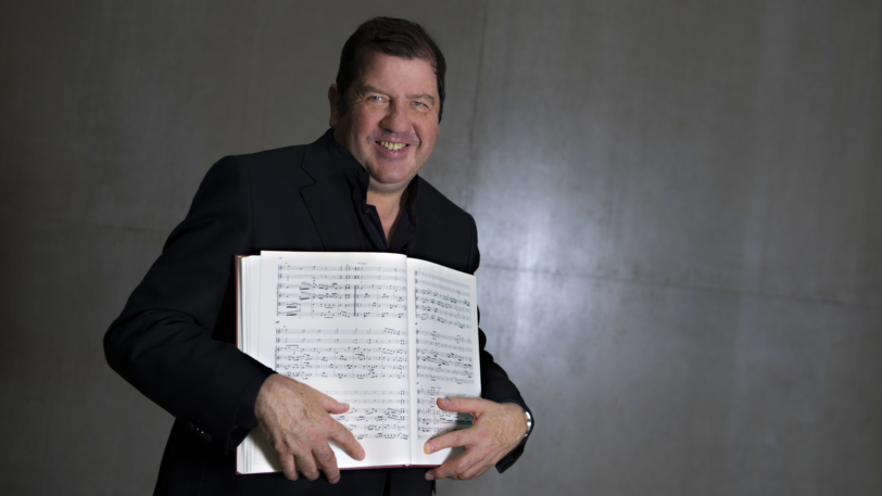 Der renommierte Dirigent Ivor Bolton wird beim Münchener Aids-Konzert dirigieren.