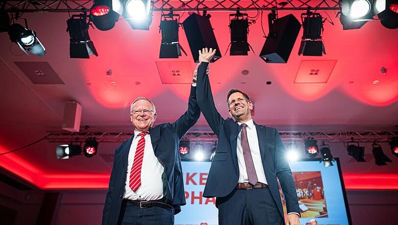 Der bisherige Wirtschaftsminister Olaf Lies (rechts) soll den langjährigen Ministerpräsidenten Stephan Weil beerben.