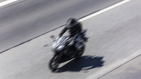 Der Motorradfahrer war teilweise mit bis zu 200 km/h auf der Autobahn unterwegs. (Symbolbild)