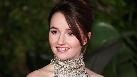 Kaitlyn Dever hat optisch wenig mit Abby aus dem Videospiel gemein.