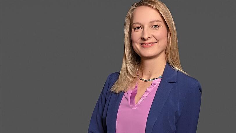 Dr. Corinne Klapper. Die Fachanwältin für Arbeitsrecht ist Partnerin bei Advant Beiten. Sie steht auf der Liste der besten Anwälte Deutschlands 2024 des "Handelsblatts" in Kooperation mit dem US-Verlag Best Lawyers. Dr. Corinne Klapper. Die Fachanwältin für Arbeitsrecht ist Partnerin bei Advant Beiten. Sie steht auf der Liste der besten Anwälte Deutschlands 2024 des "Handelsblatts" in Kooperation mit dem US-Verlag Best Lawyers.