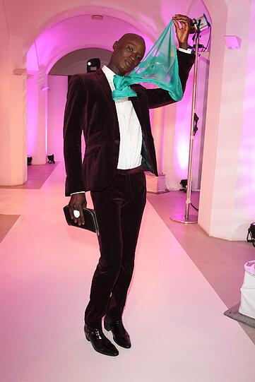 Model Papis Loveday.