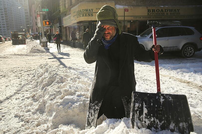 New York, Boston und Chicago - die Millionenmetropolen im Norden und Mittleren Westen der USA sind fest im Griff von Schnee und Eis.
