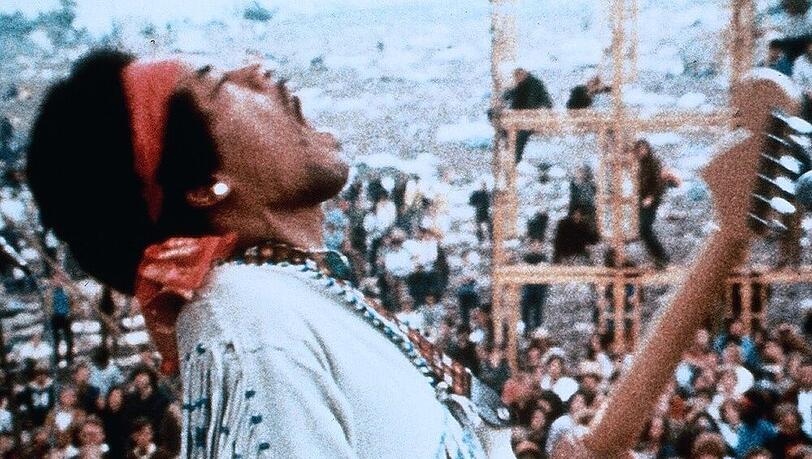 Jimi Hendrix zelebrierte seine Auftritte wie kein anderer Jimi Hendrix zelebrierte seine Auftritte wie kein anderer