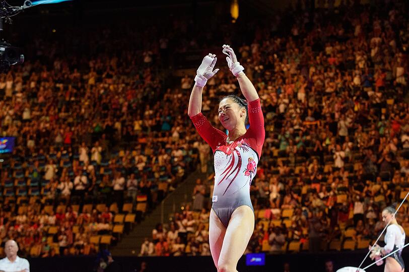 Die deutsche Turnerin Kim Bui nach ihrer Übung. Bei den European Championships war die Münchner Olympiahalle immer wieder ausverkauft.