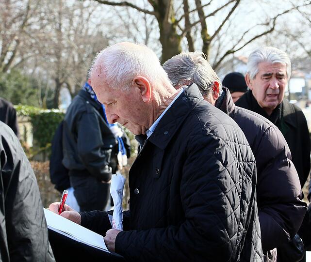 Die Löwen trauern um Manni Wagner: Bilder von der Beerdigung.