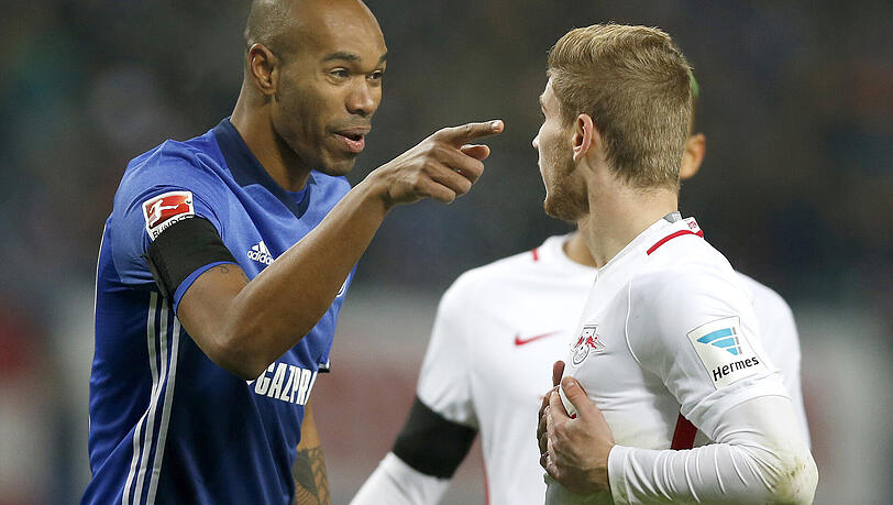 Polarisierend: der Elfmeter von Timo Werner (re.) gegen den FC Schalke 2016. Hier nimmt sich Naldo den Leipziger vor. Polarisierend: der Elfmeter von Timo Werner (re.) gegen den FC Schalke 2016. Hier nimmt sich Naldo den Leipziger vor.