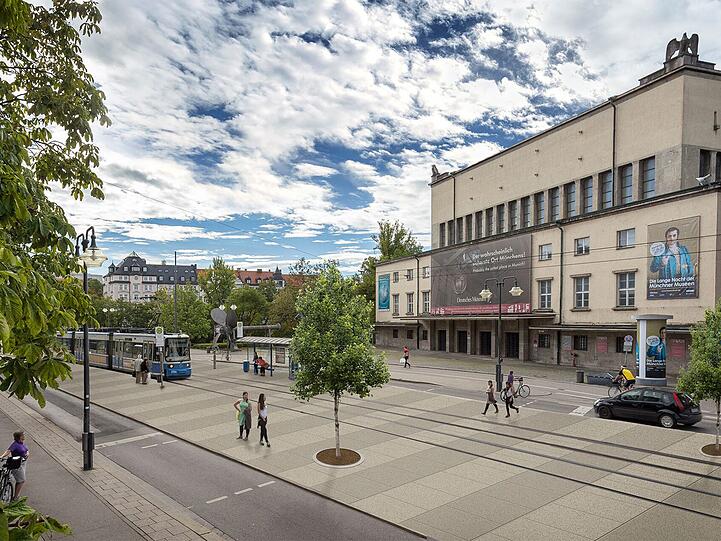So zum Beispiel könnte die Ludwigsbrücke mit weniger Fahrspuren aussehen. Der gewonnene Platz soll Radlern und Fußgängern zugute kommen.