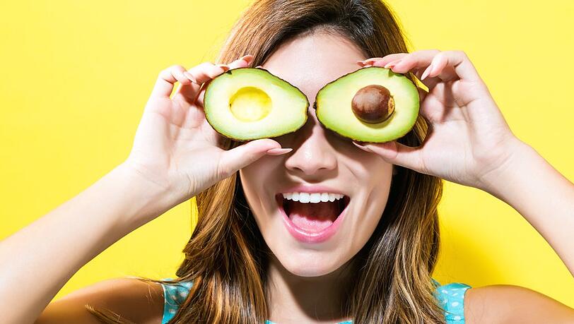 Die Avocado ist eine beliebte Superfrucht.
