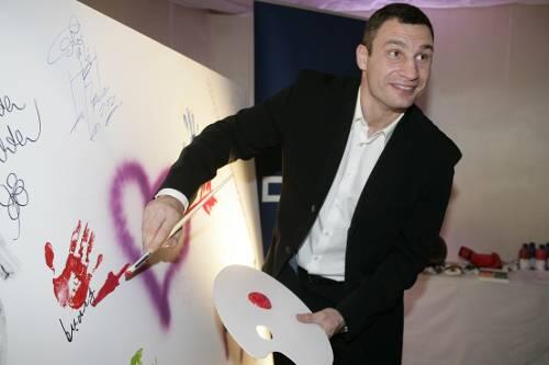 Beim Laureus-Award am 24. November zeigte er noch ein feines Händchen. Bald will Vitali Klitschko wieder härter hinlangen.