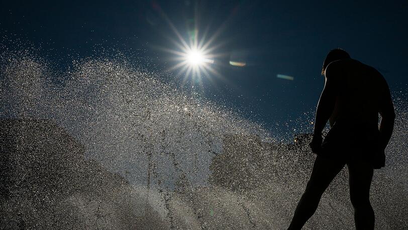 Der Sonnenschein macht Freude und lockt an den See.