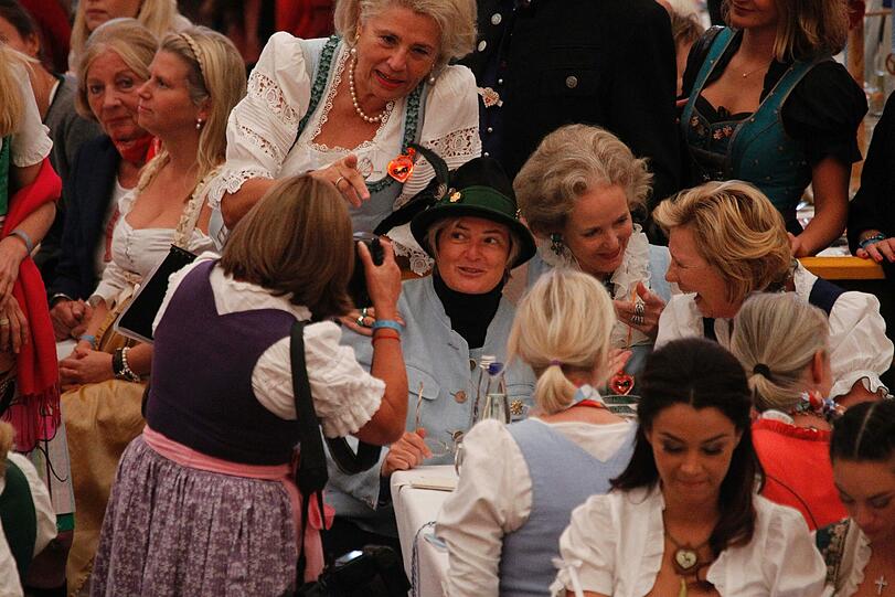 Regine Sixt's Damenwiesn: Die Münchner Lady-Elite trifft sich im Hippdrom. Die Bilder