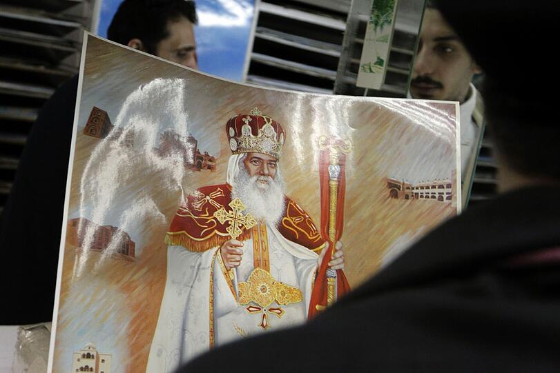 Die größte christliche Gemeinde im Nahen Osten hat ihr Oberhaupt verloren. Papst Schenuda III. starb am Samstag im Alter von 88 Jahren. Ägyptens Kopten nehmen Abschied von ihrem Patriarchen.