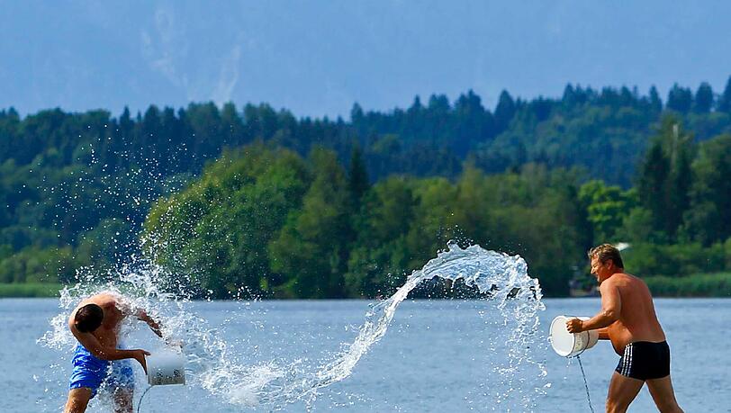 Der Körper glüht von einem Tennismatch - was gibt es Schöneres, als sich direkt im Anschluss im Staffelsee abzukühlen. Der Körper glüht von einem Tennismatch - was gibt es Schöneres, als sich direkt im Anschluss im Staffelsee abzukühlen.