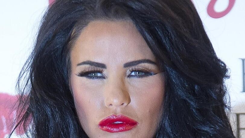 Katie Price ist überglücklich, dass es ihrem vierten Kind gut geht Katie Price ist überglücklich, dass es ihrem vierten Kind gut geht