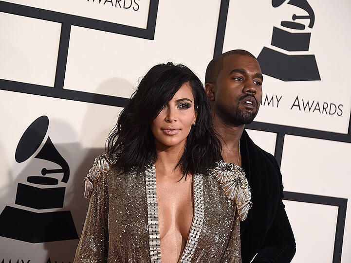 Kim Kardashian und ihr Mann Kanye West bei der Verleihung der Grammy Awards 2015