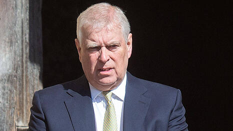 Prinz Andrew hat in der britischen K&ouml;nigsfamilie sein Ansehen verloren. Jetzt soll er festgenommen worden sein.