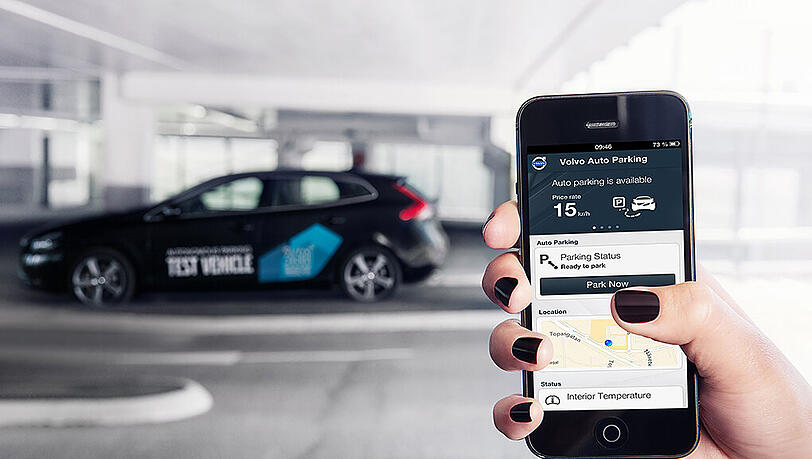 Funkschlüssel im weitesten Sinne: Die Idee vom vollautomatischen Einparken fußt bei Volvo und anderen Herstellern auf der Smartphone-Bedienung. Funkschlüssel im weitesten Sinne: Die Idee vom vollautomatischen Einparken fußt bei Volvo und anderen Herstellern auf der Smartphone-Bedienung.