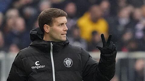 Fabian Hürzeler bleibt Trainer des FC St. Pauli.