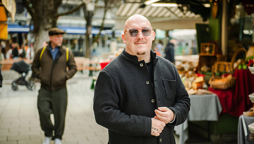 Der M&uuml;nchner Influencer Philip Windsperger (29) will in den Stadtrat. Die AZ hat ihn am Viktualienmarkt getroffen.