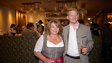 Alexandra Sch&ouml;rghuber und Sohn Florian Sch&ouml;rghuber bei der Er&ouml;ffnung vom "Sp&ouml;ckmeier" in M&uuml;nchen.