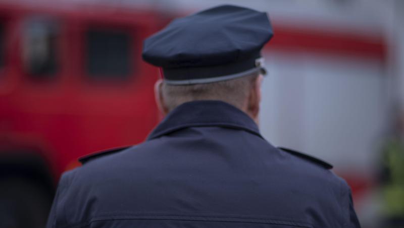 PoliEin Polizist steht vor einem Polizeifahrzeug. Foto: Jens Büttner/dpa-Zentralbild/ZB/Symbolbild PoliEin Polizist steht vor einem Polizeifahrzeug. Foto: Jens Büttner/dpa-Zentralbild/ZB/Symbolbild