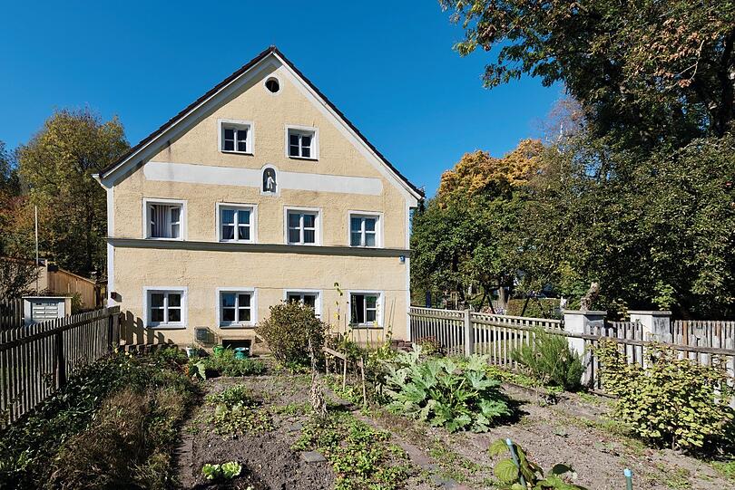 Seit 1913 Stadtgebiet: Bauernhaus mit Gemüsegarten in Oberföhring.