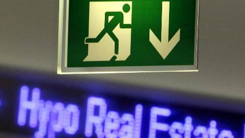 Letzter Ausweg Enteignung: Jetzt hat der Poker um die Hypo Real Estate begonnen. Letzter Ausweg Enteignung: Jetzt hat der Poker um die Hypo Real Estate begonnen.