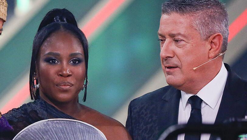 Motsi Mabuse und Joachim Llambi verstehen sich eigentlich gut, aber jetzt schmiedet die "Let's Dance"-Jurorin einen fiesen Plan gegen ihren Kollegen.