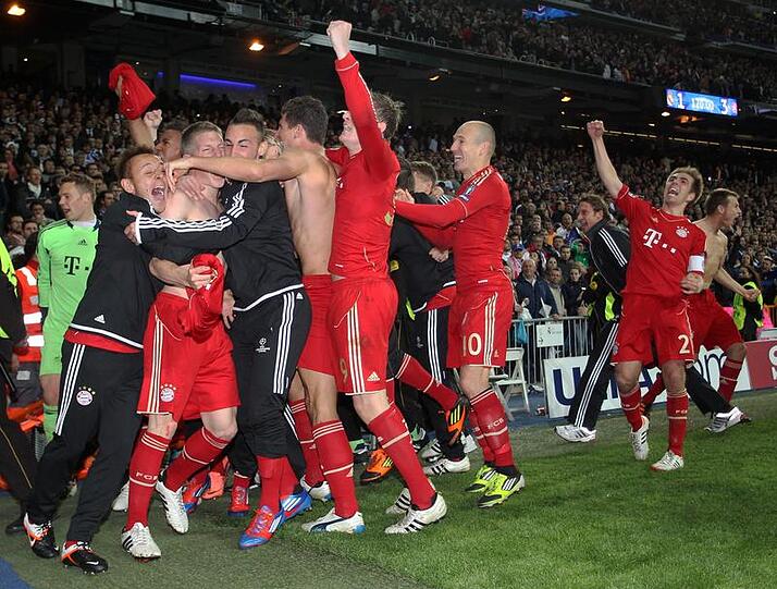 Dieses Jahr ist der FC Bayern Favorit auf den Sieg in der Königsklasse - so sehen es zumindest die Wettanbieter. Hier der bayerische Jubel nach dem Halbfinale gegen Real Madrid 2012